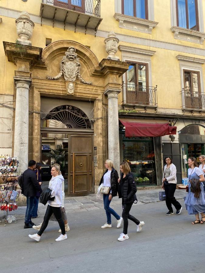 Pia'S Home In Pieno Centro Storico Palermo Exterior foto
