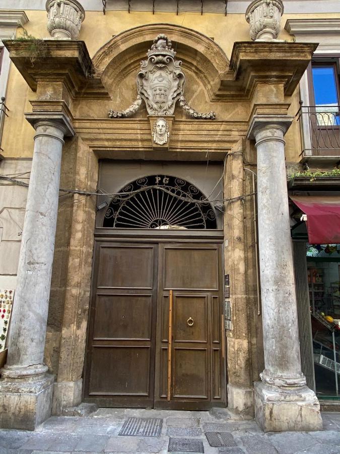 Pia'S Home In Pieno Centro Storico Palermo Exterior foto