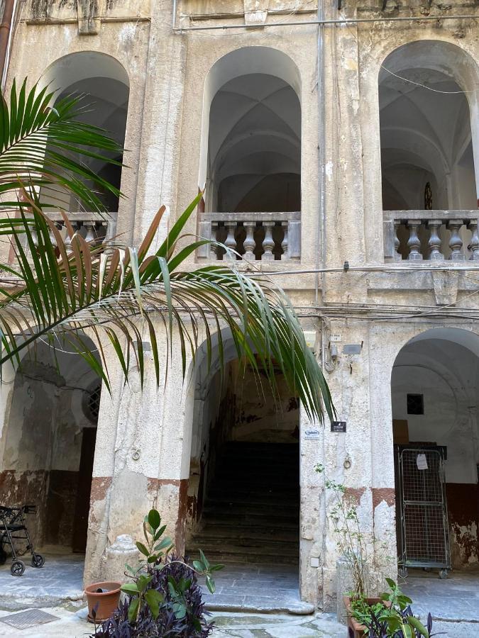 Pia'S Home In Pieno Centro Storico Palermo Exterior foto